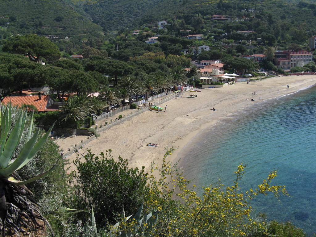 Gli Oleandri Apartment Capoliveri  Bilik gambar
